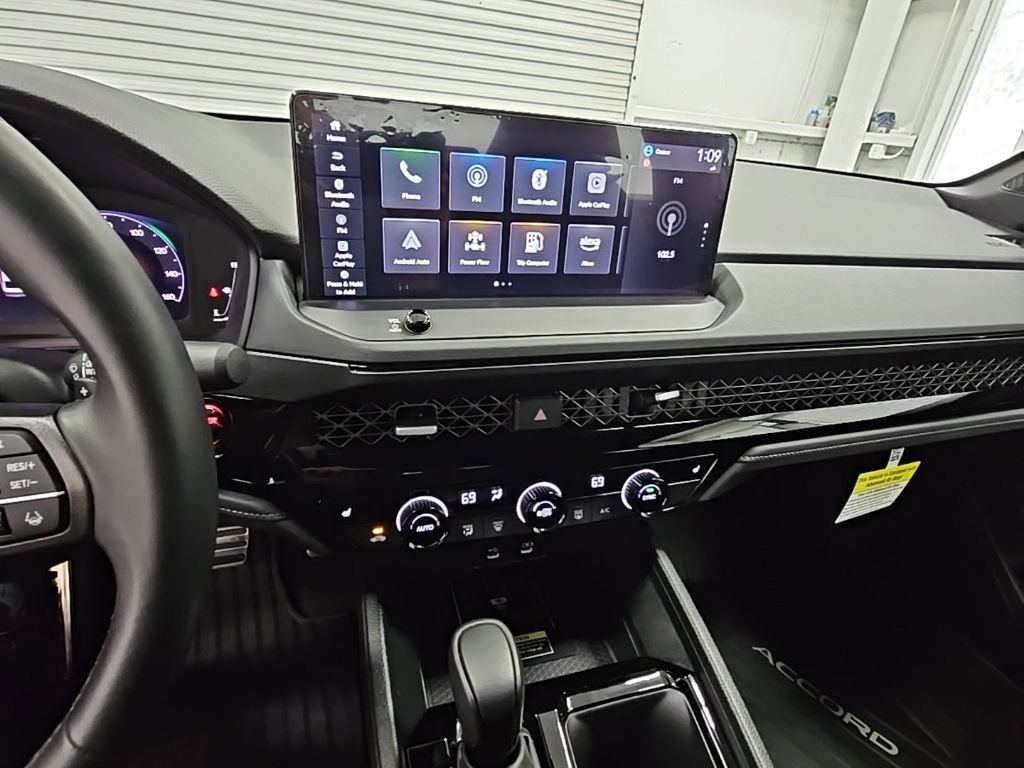 Used 2025 Honda Accord Sport image 13