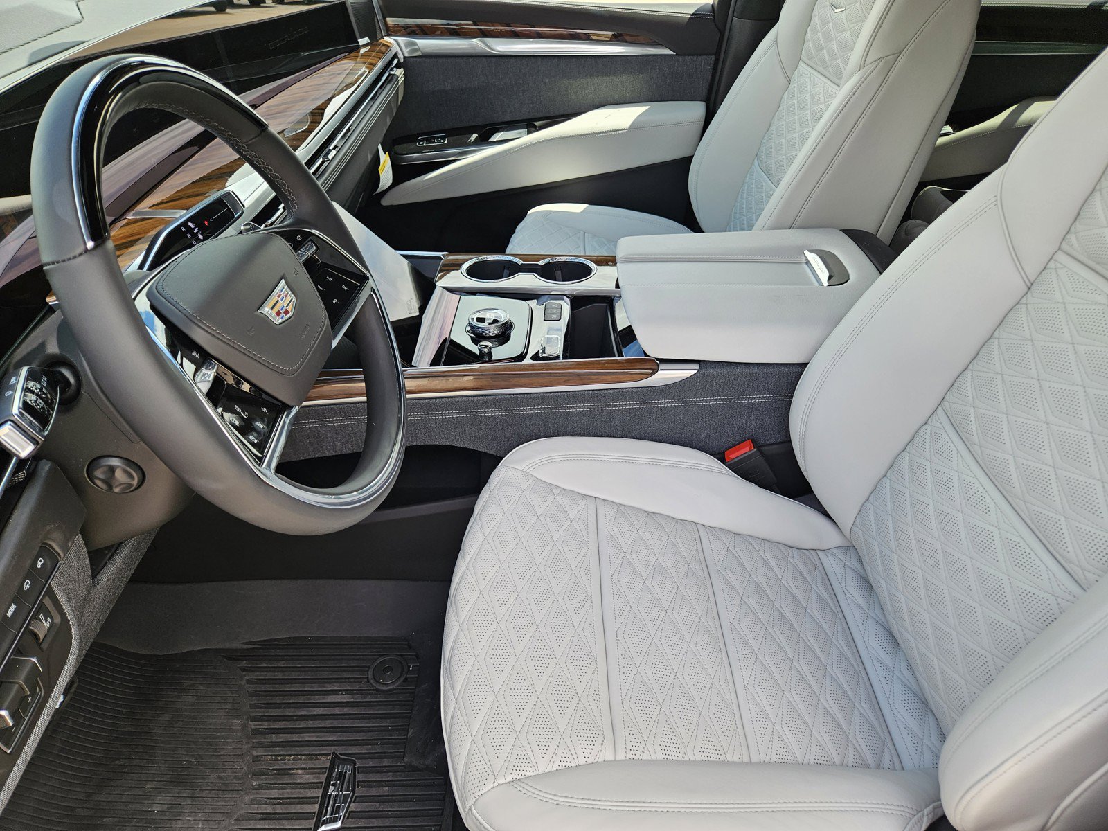 New 2026 Cadillac Escalade Platinum Sport w/ LPO, ONYX Package AWD/4WD image 9