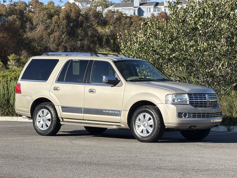 Used 2008 Lincoln Navigator 2WD image 9