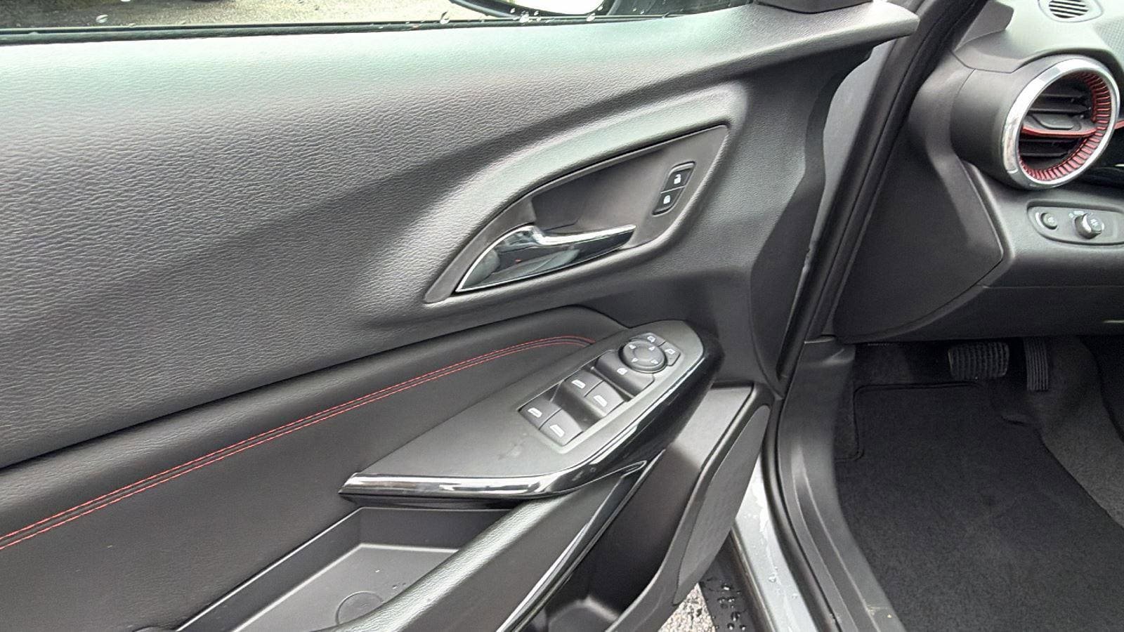 New 2026 Chevrolet Trax RS w/ Sunroof Package FWD image 12