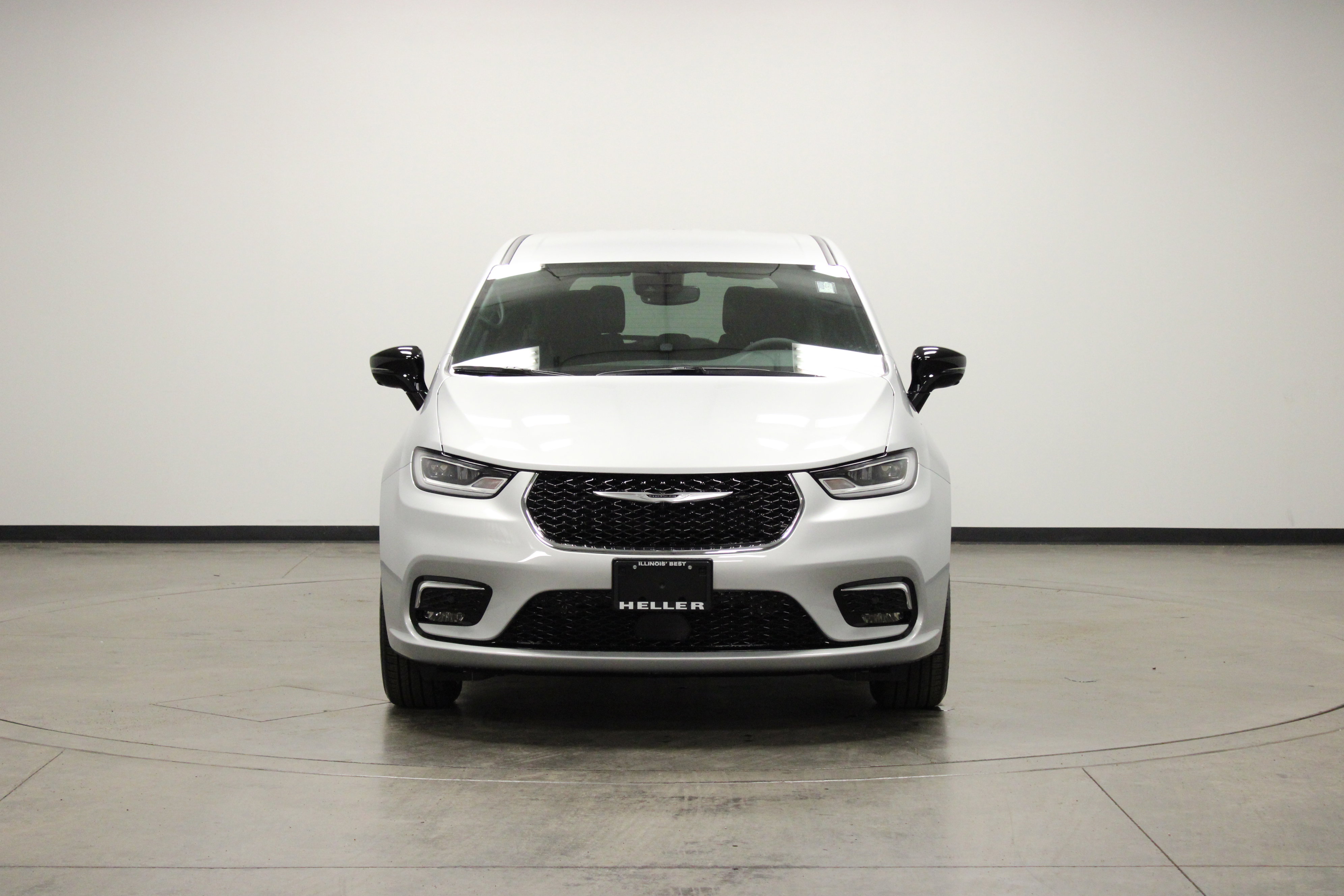 New 2026 Chrysler Pacifica Select AWD/4WD image 3