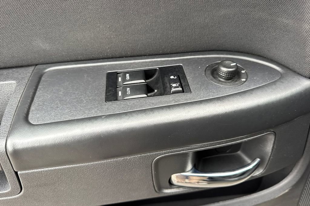 Used 2010 Dodge Challenger R/T w/ Mopar 10 Pkg image 5