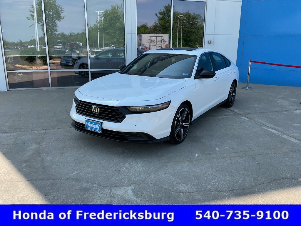 Used 2025 Honda Accord Sport image 1