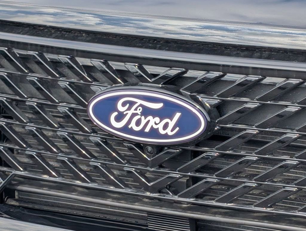 New 2026 Ford Maverick Lariat w/ Black Appearance Package image 12