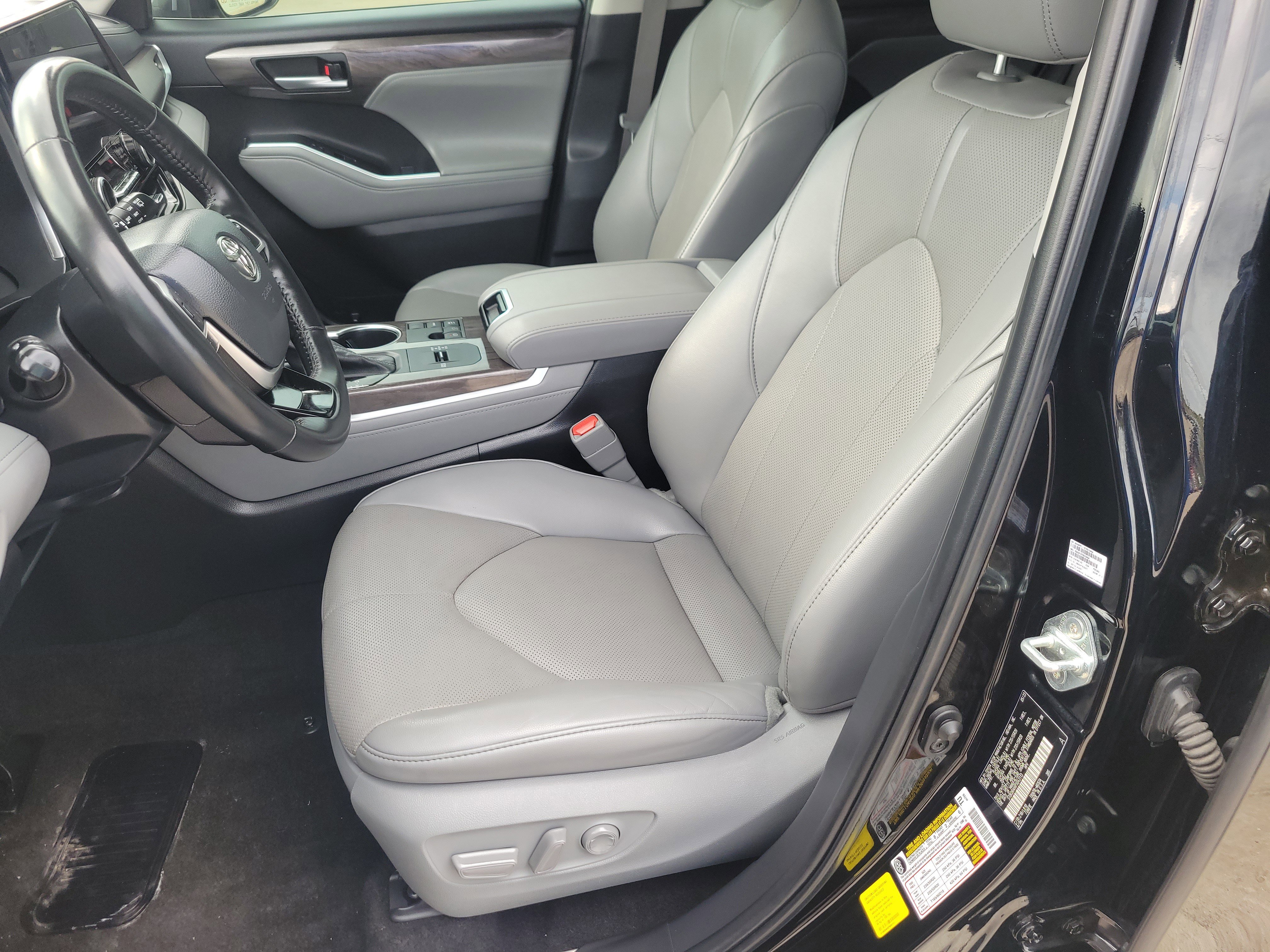 Used 2023 Toyota Highlander Limited image 15