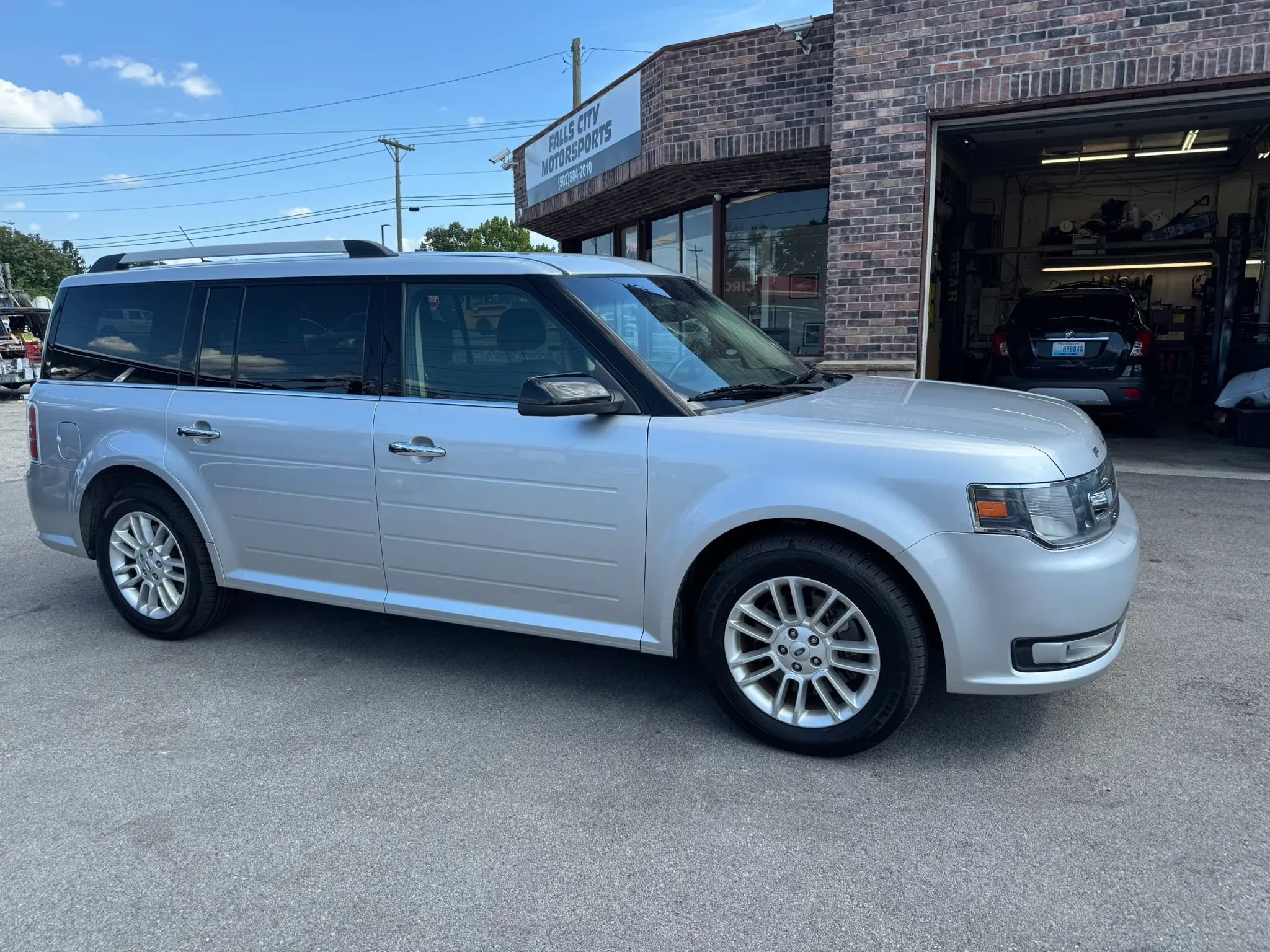 Used 2018 Ford Flex SEL w/ Equipment Group 202A AWD/4WD image 17
