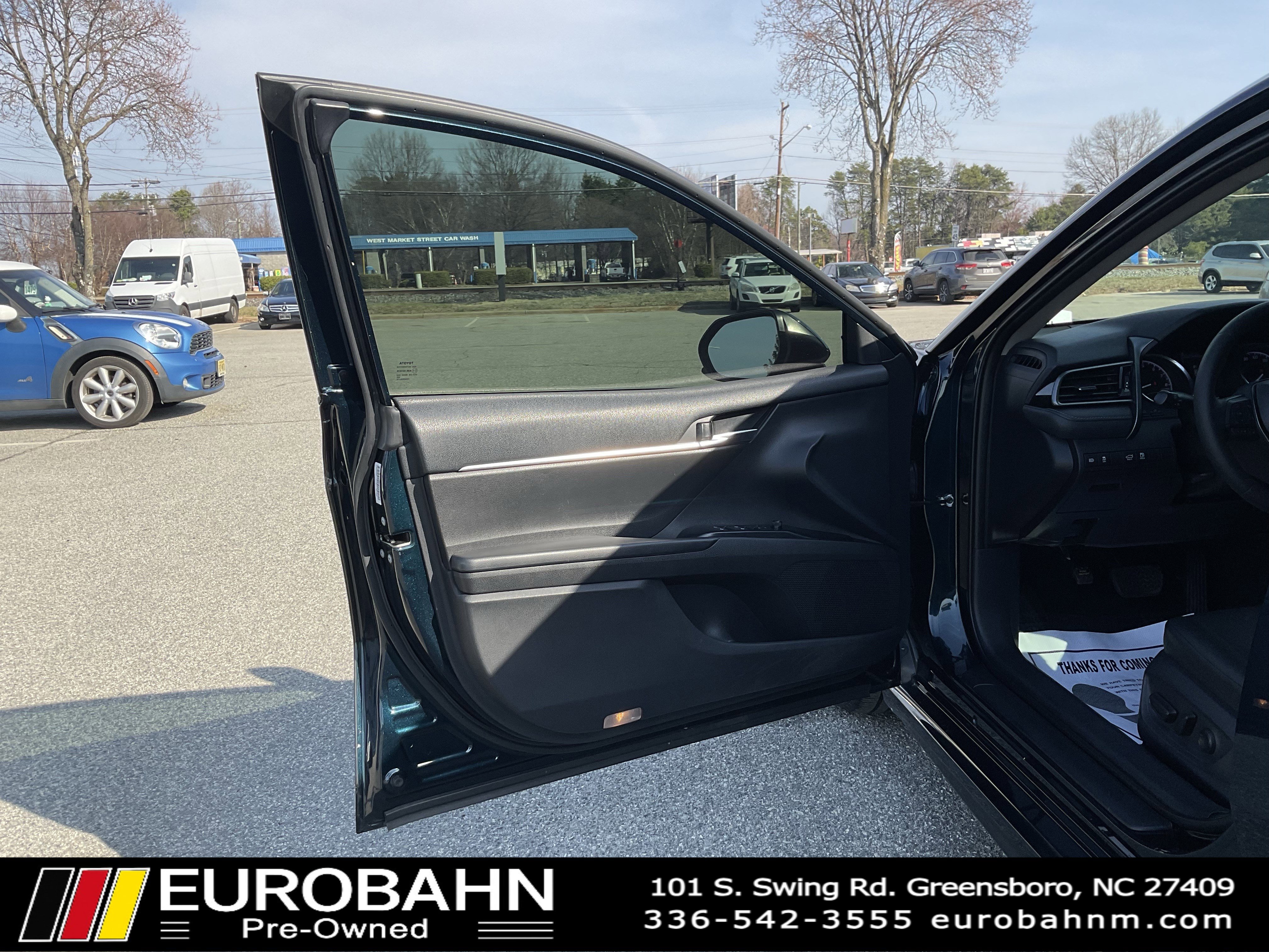 Used 2019 Toyota Camry SE image 9