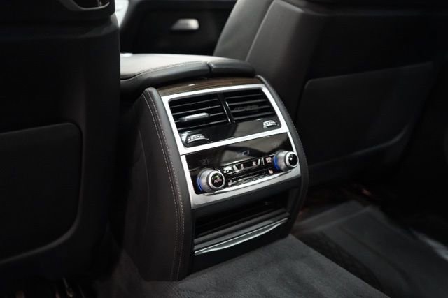 Used 2020 BMW 745e xDrive image 32