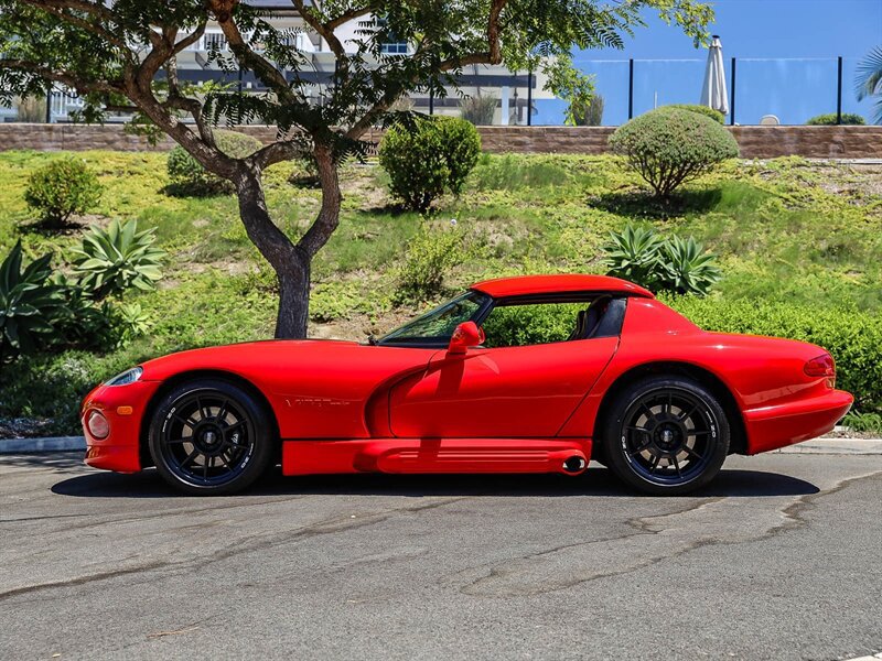 Used 1994 Dodge Viper RT/10 RWD image 2
