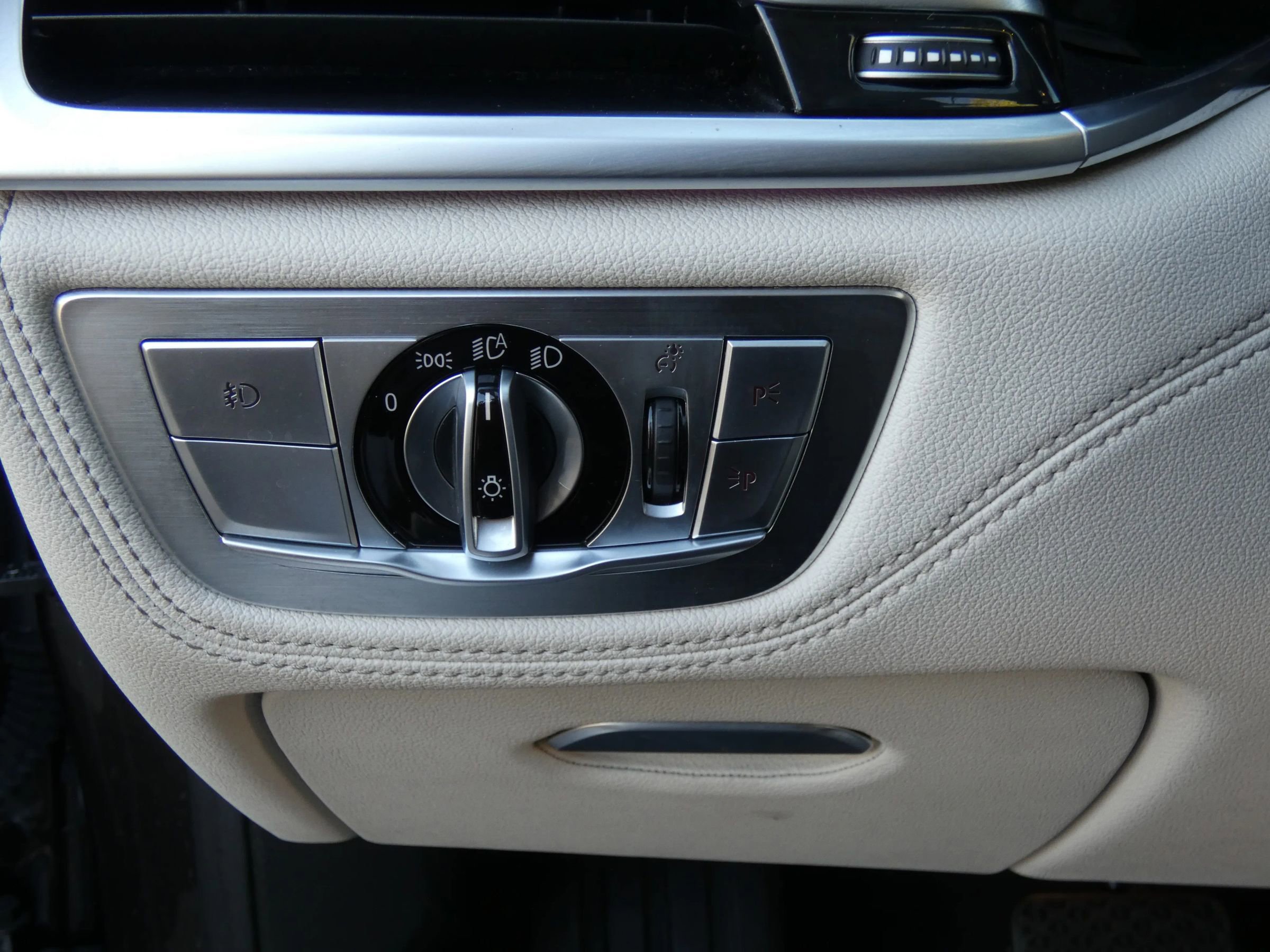 Used 2016 BMW 750i xDrive image 67