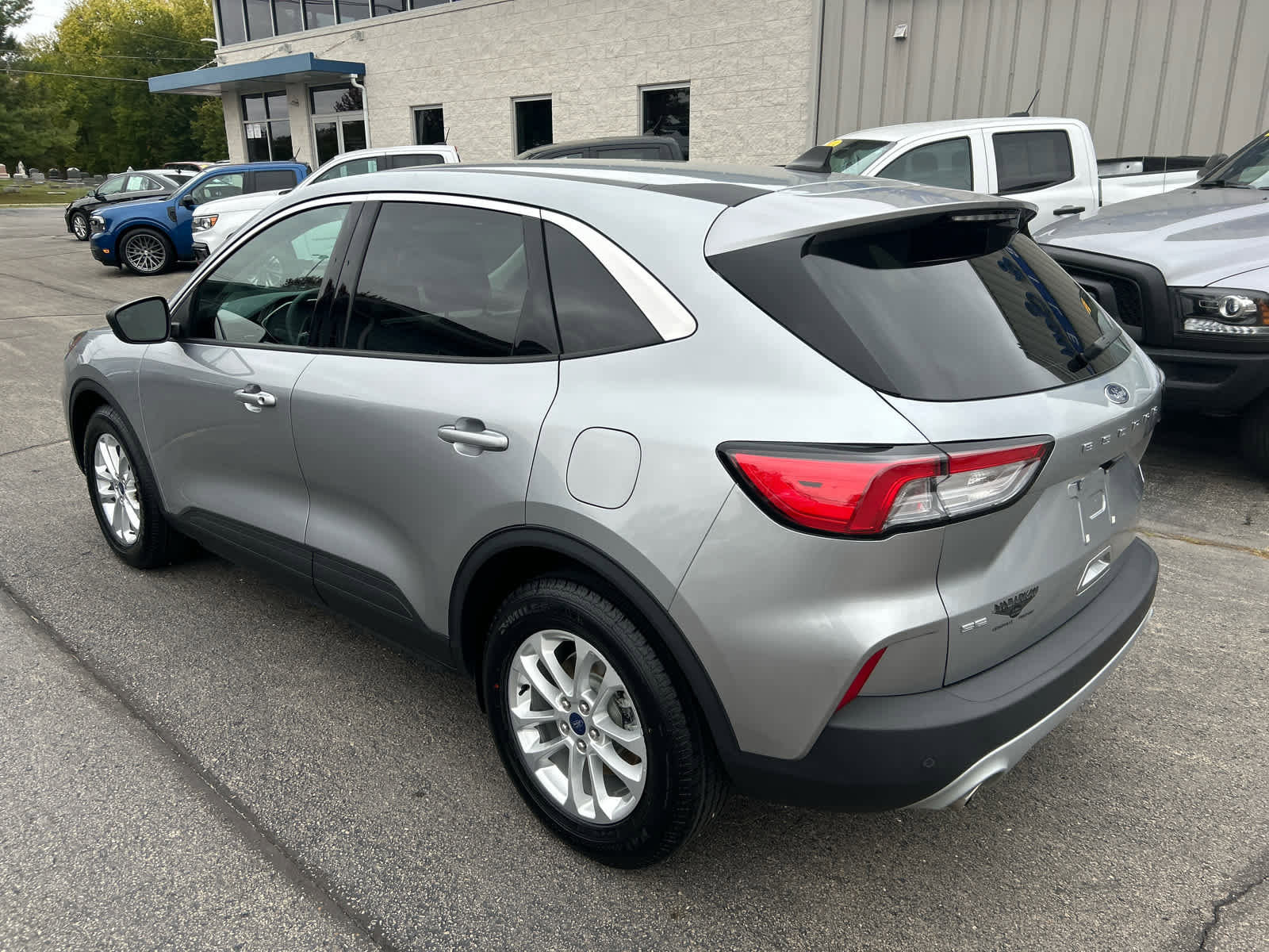 Used 2022 Ford Escape SE w/ Cold Weather Package image 5