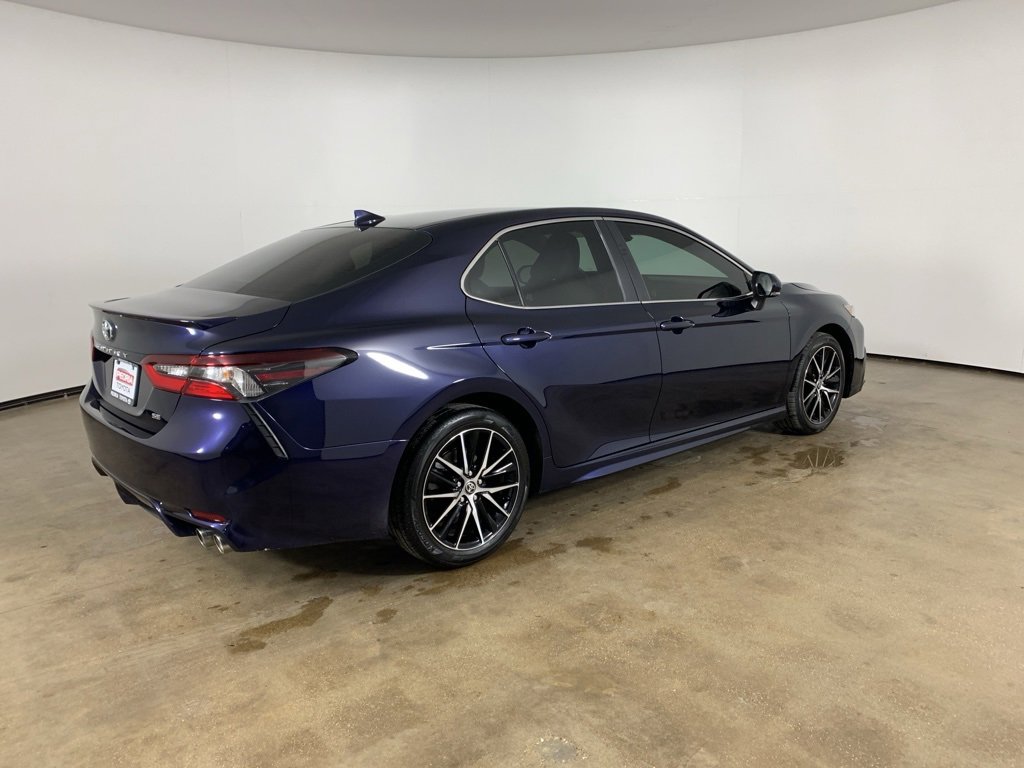 Used 2022 Toyota Camry SE image 8