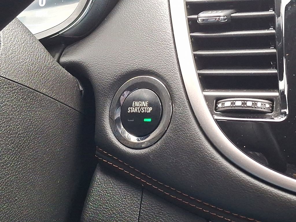 Used 2020 Chevrolet Trax LT w/ LT Convenience Package image 22