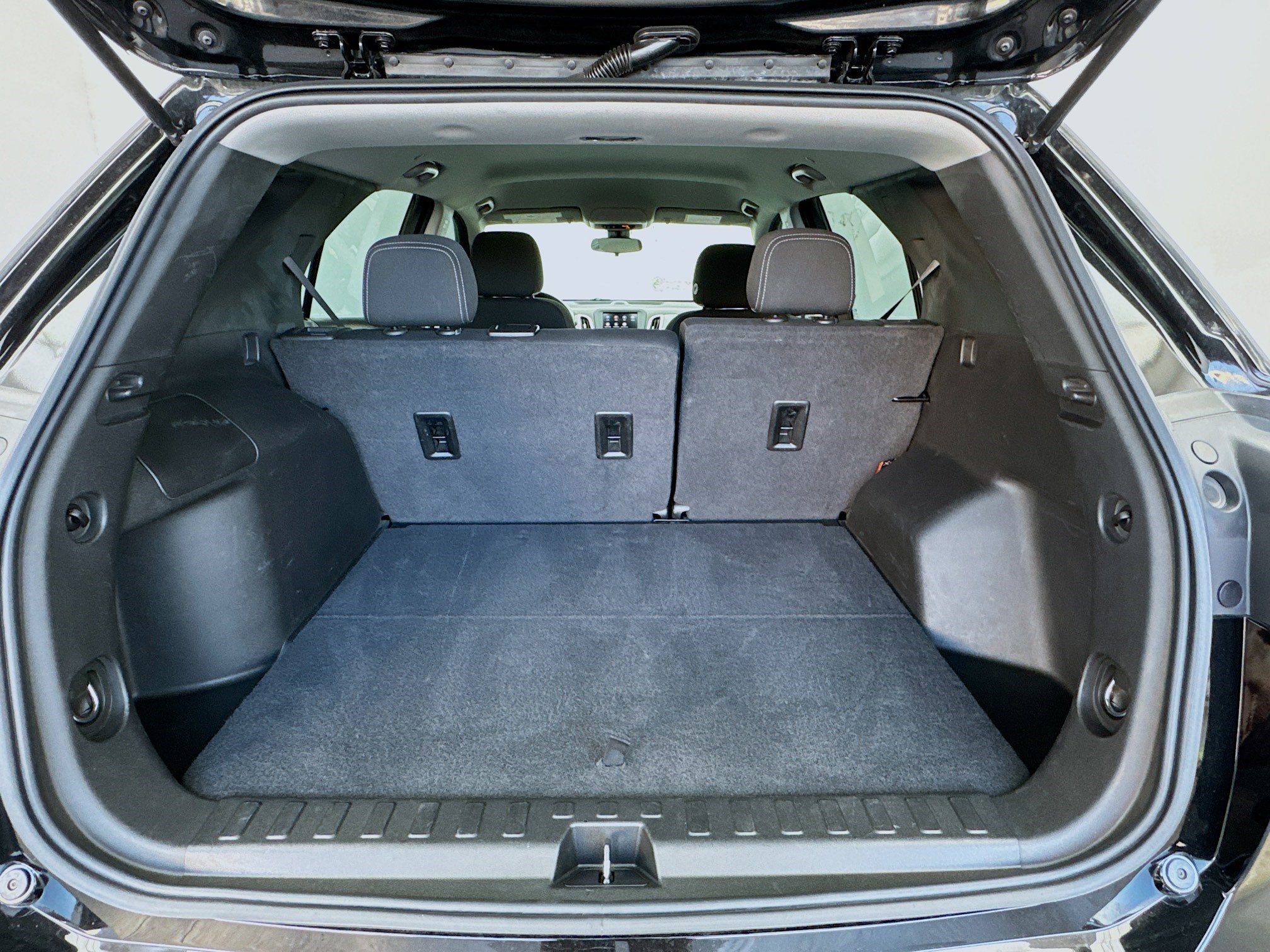 Used 2022 Chevrolet Equinox LS image 17