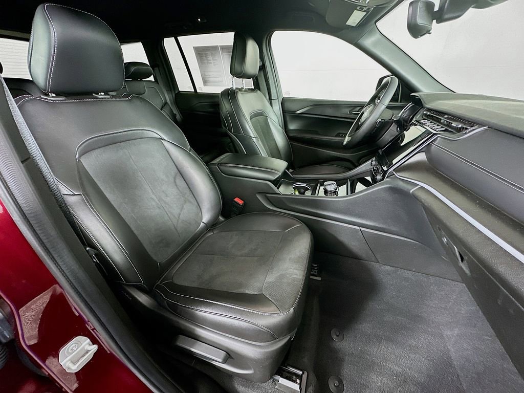 Certified 2024 Jeep Grand Cherokee Altitude image 39