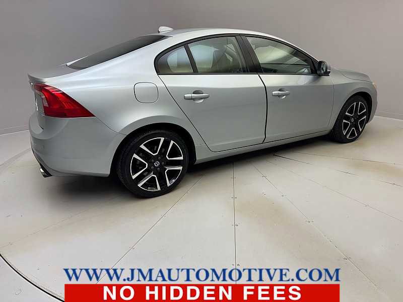 Used 2018 Volvo S60 T5 Dynamic w/ Vision Package image 5