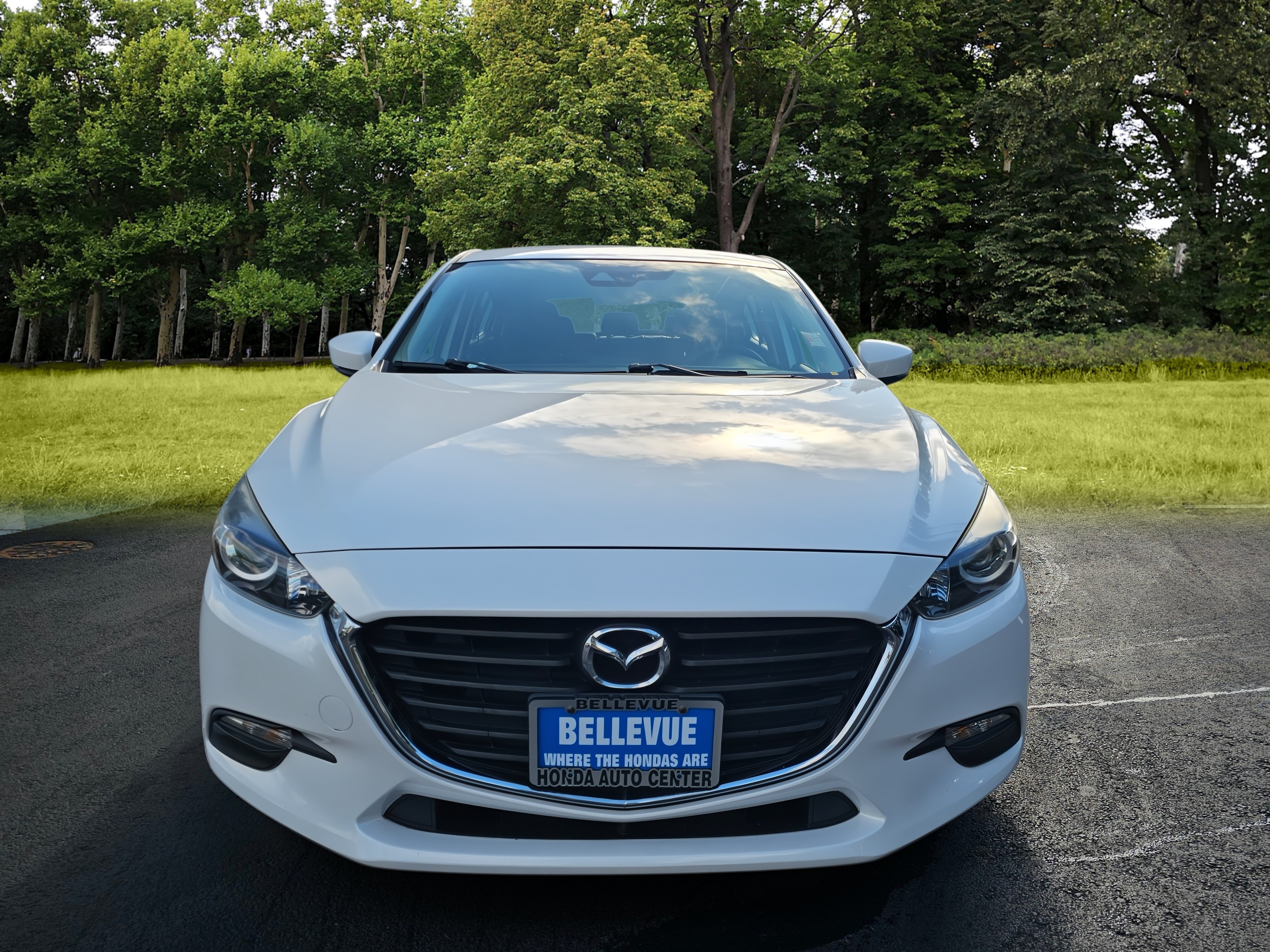 Used 2017 MAZDA MAZDA3 Touring FWD image 2