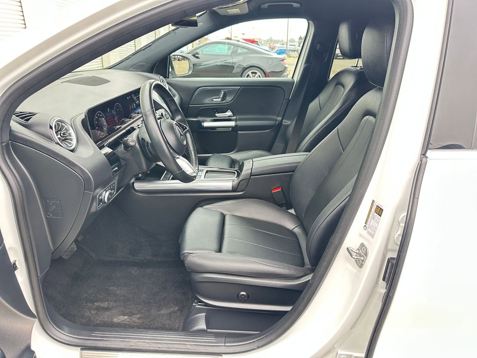 Used 2025 Mercedes-Benz GLA 250 4MATIC image 27