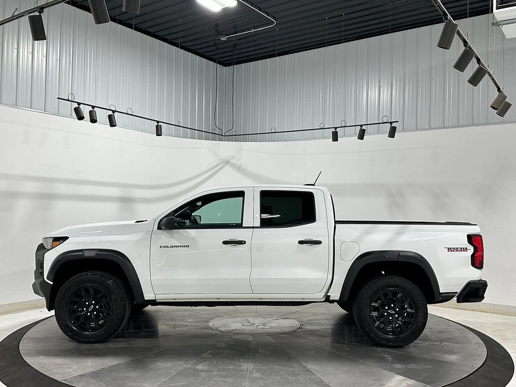 Used 2024 Chevrolet Colorado Trail Boss w/ Advanced Trailering Package AWD/4WD image 16