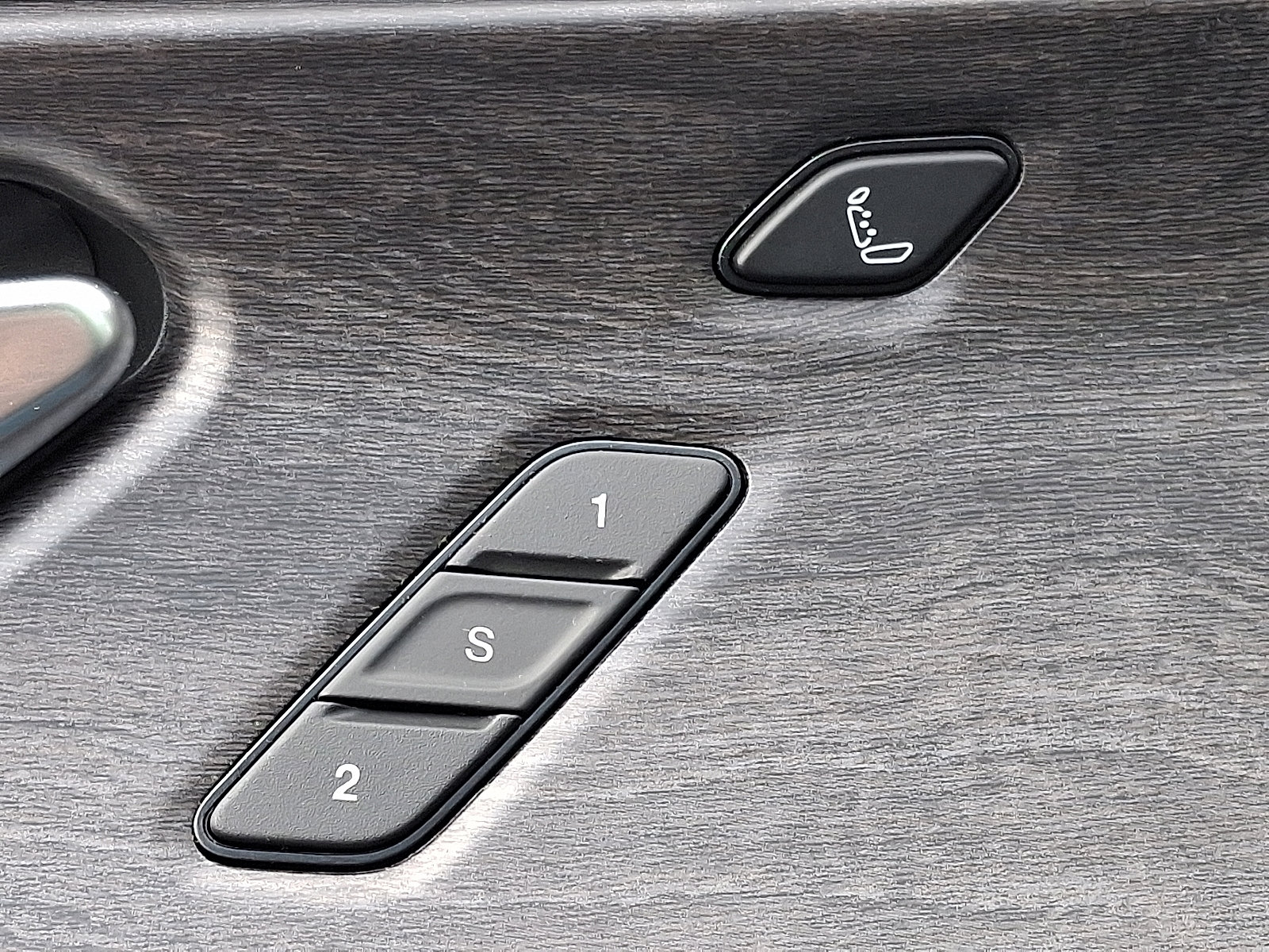 Used 2023 Jeep Grand Cherokee Overland w/ Luxury Tech Group IV image 32