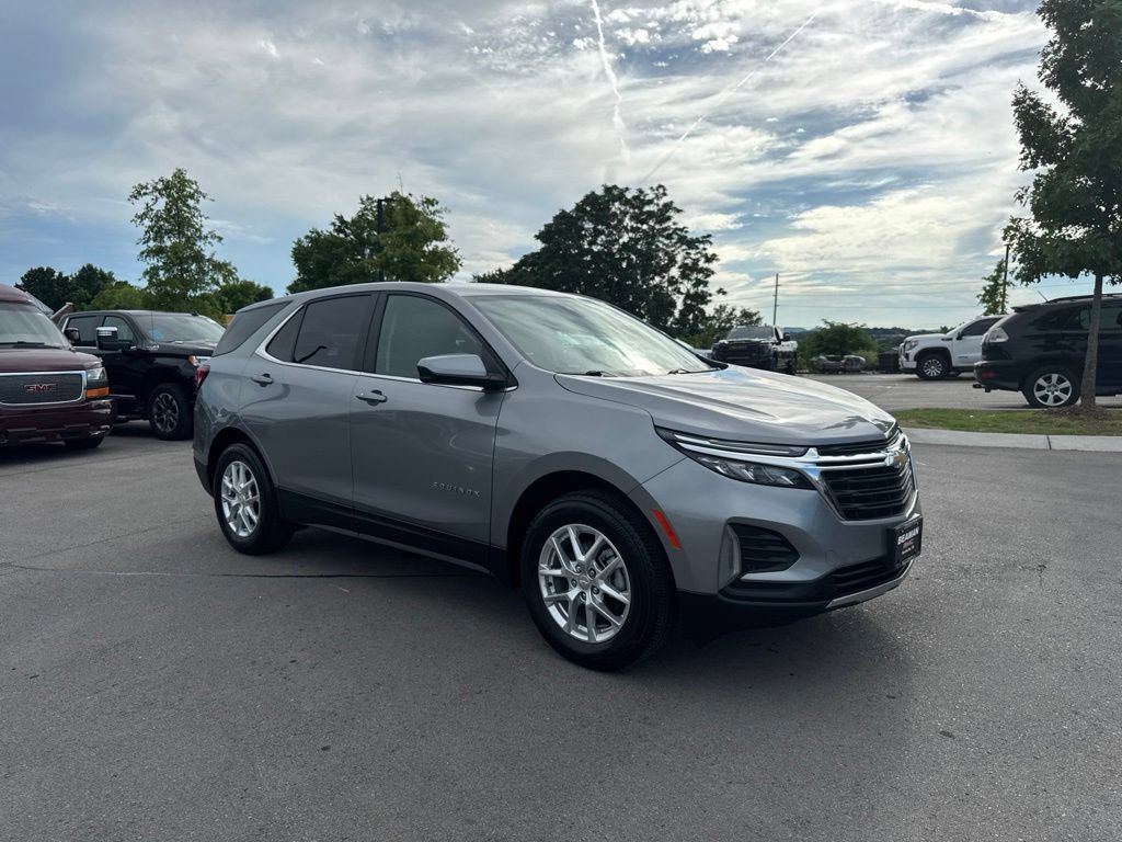 Used 2024 Chevrolet Equinox LT AWD/4WD image 1