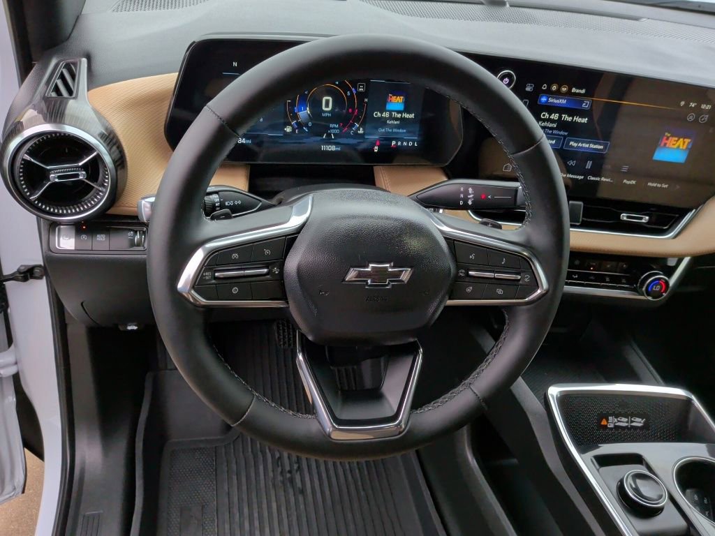 Used 2026 Chevrolet Equinox ACTIV w/ Convenience Package III image 16