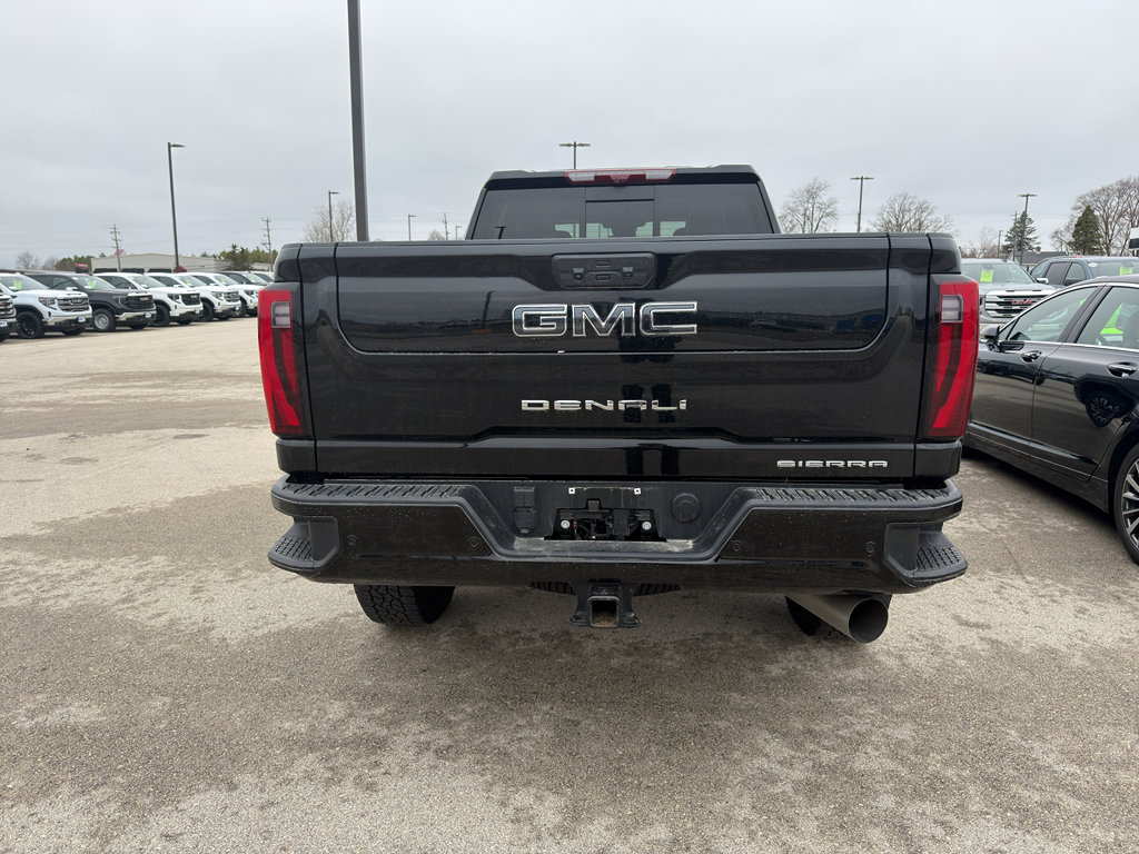 Used 2024 GMC Sierra 2500 Denali Ultimate w/ Max Trailering Package image 4