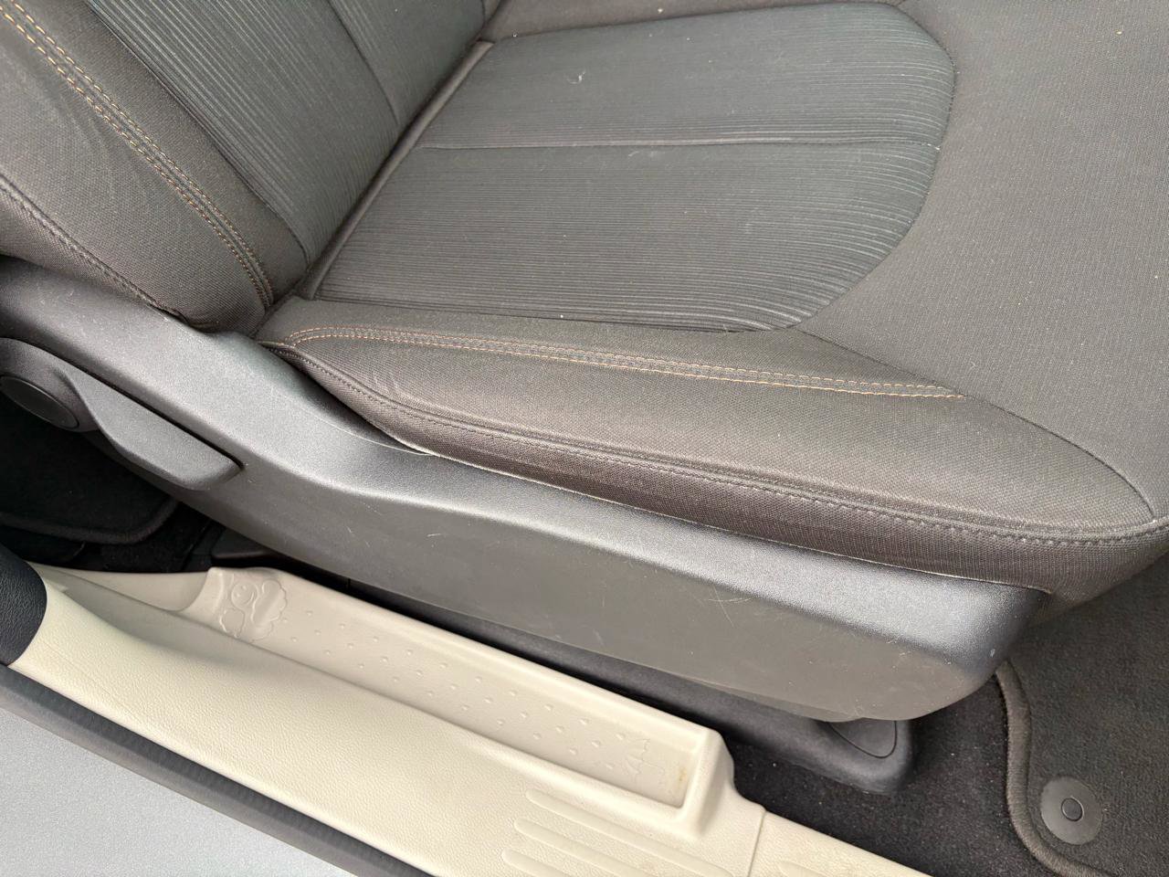 Used 2020 Chrysler Pacifica Touring w/ Advanced Safetytec Group FWD image 40