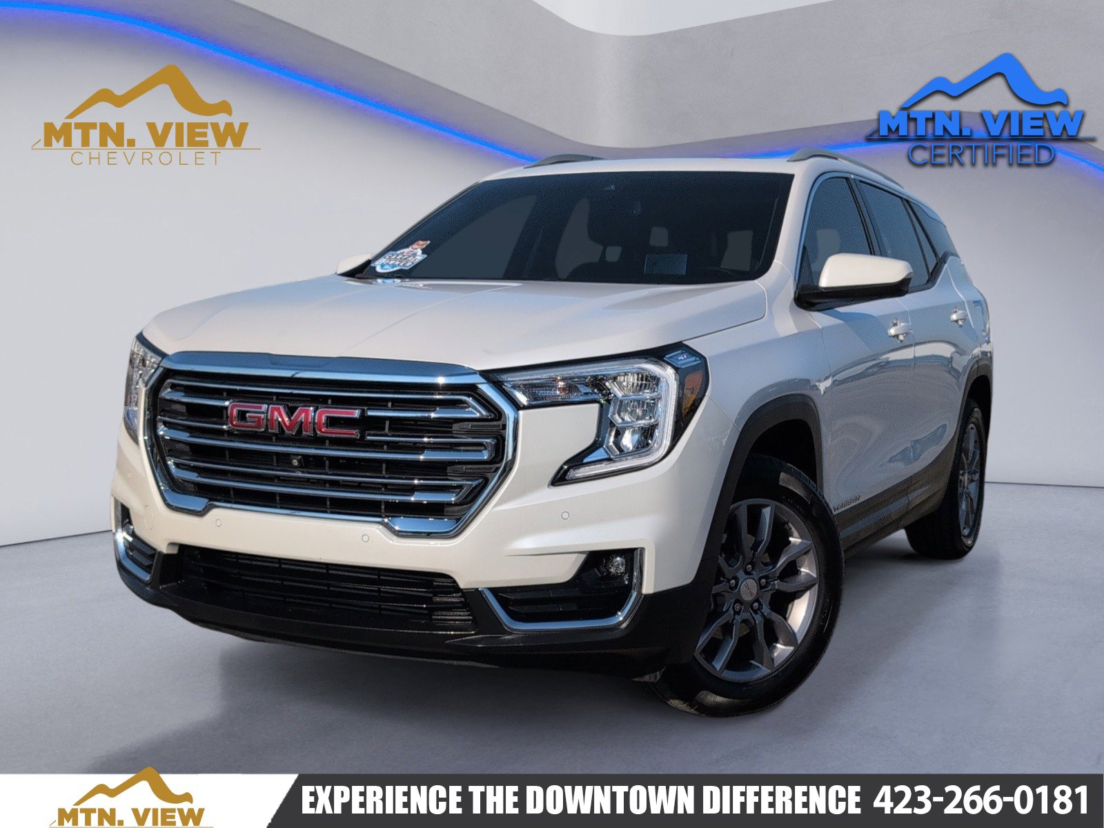 Used 2024 GMC Terrain SLT w/ Infotainment Package II image 1