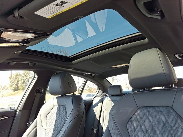 Used 2022 BMW 540i xDrive w/ Premium Package image 14