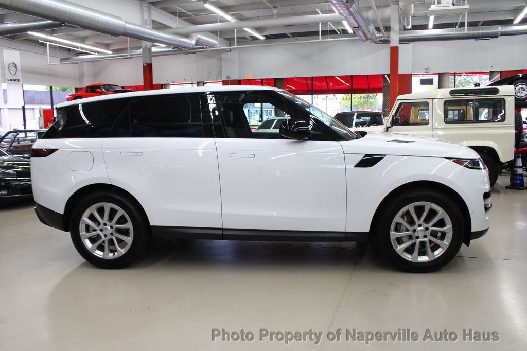 Used 2025 Land Rover Range Rover Sport SE AWD/4WD image 8