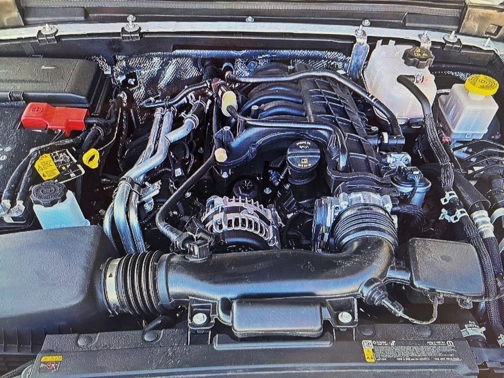 Used 2025 Jeep Gladiator Sport image 19