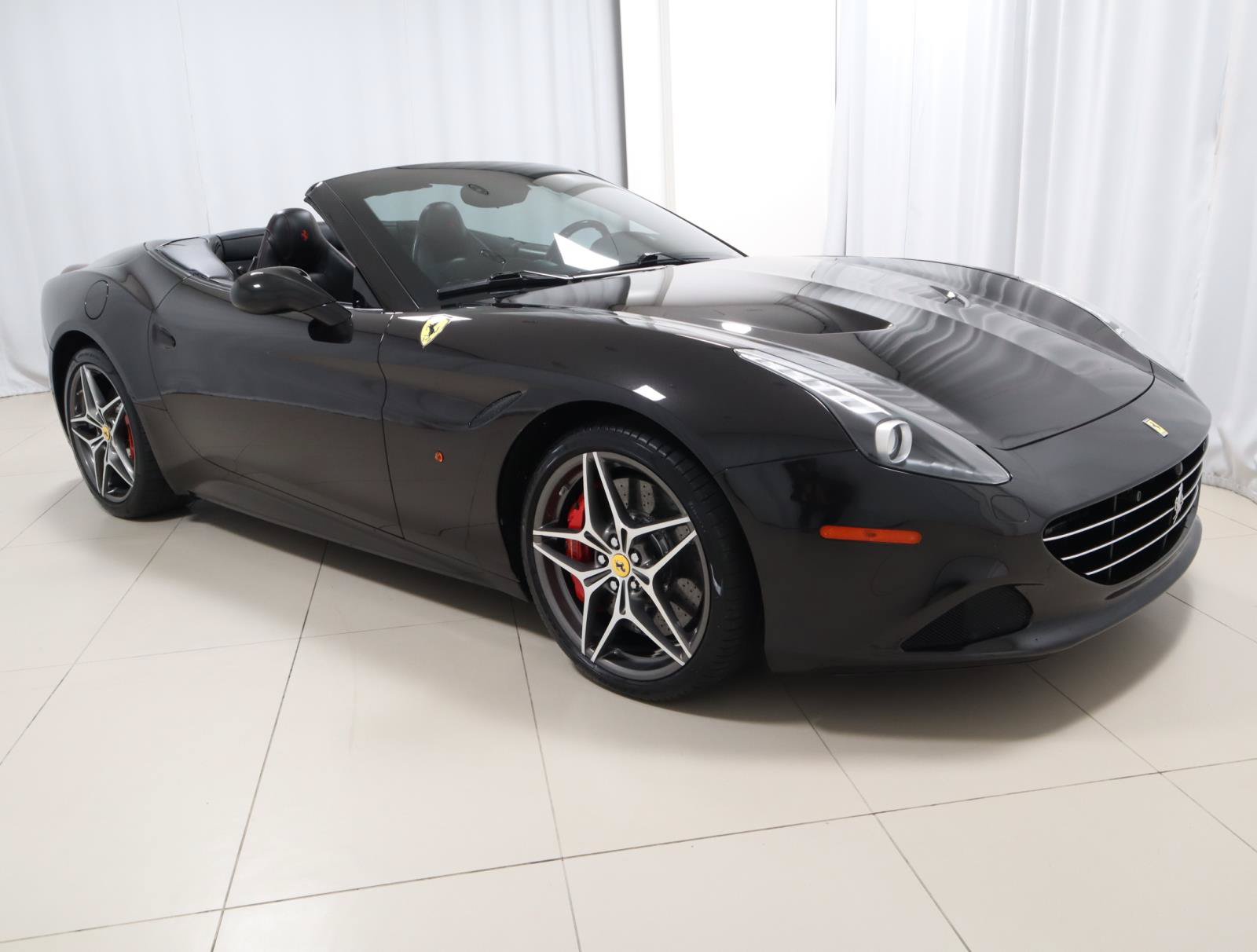 Used 2016 Ferrari California T RWD image 5