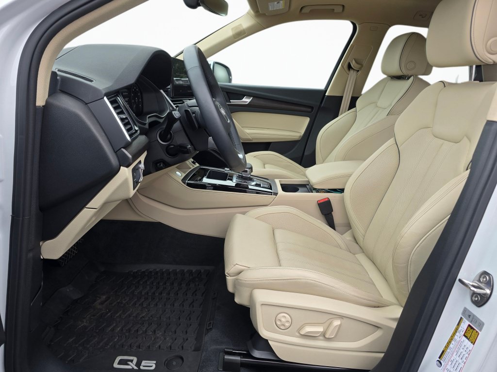 Used 2025 Audi Q5 e Prestige w/ Prestige Package AWD/4WD image 11
