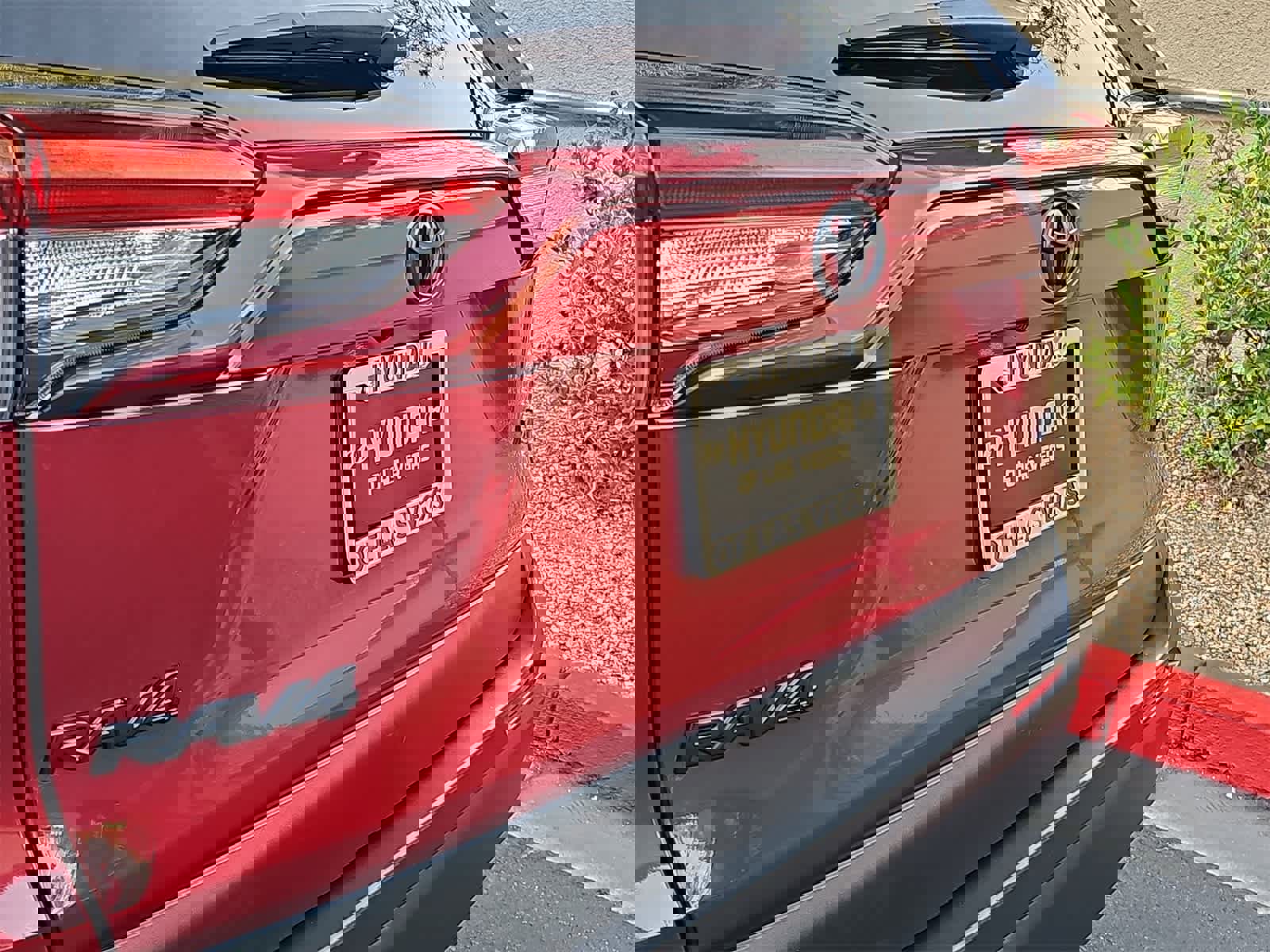 Used 2019 Toyota RAV4 XLE image 11