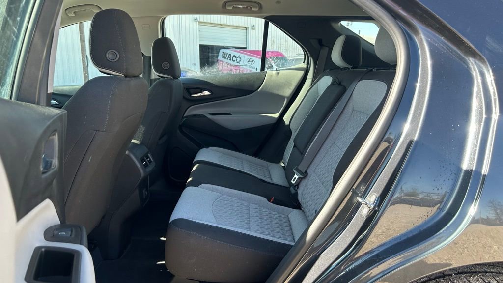 Used 2022 Chevrolet Equinox LS image 19