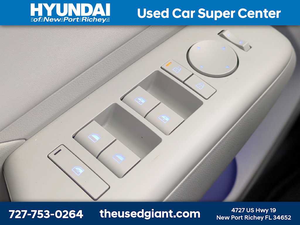 Used 2026 Hyundai Kona Limited FWD image 28