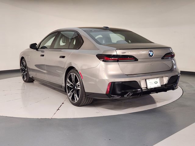 Used 2025 BMW 750e xDrive w/ Executive Package image 6