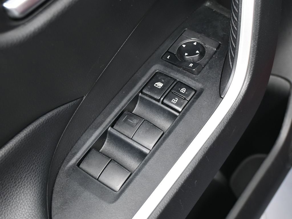 Used 2020 Toyota RAV4 XLE w/ Convenience Package image 14