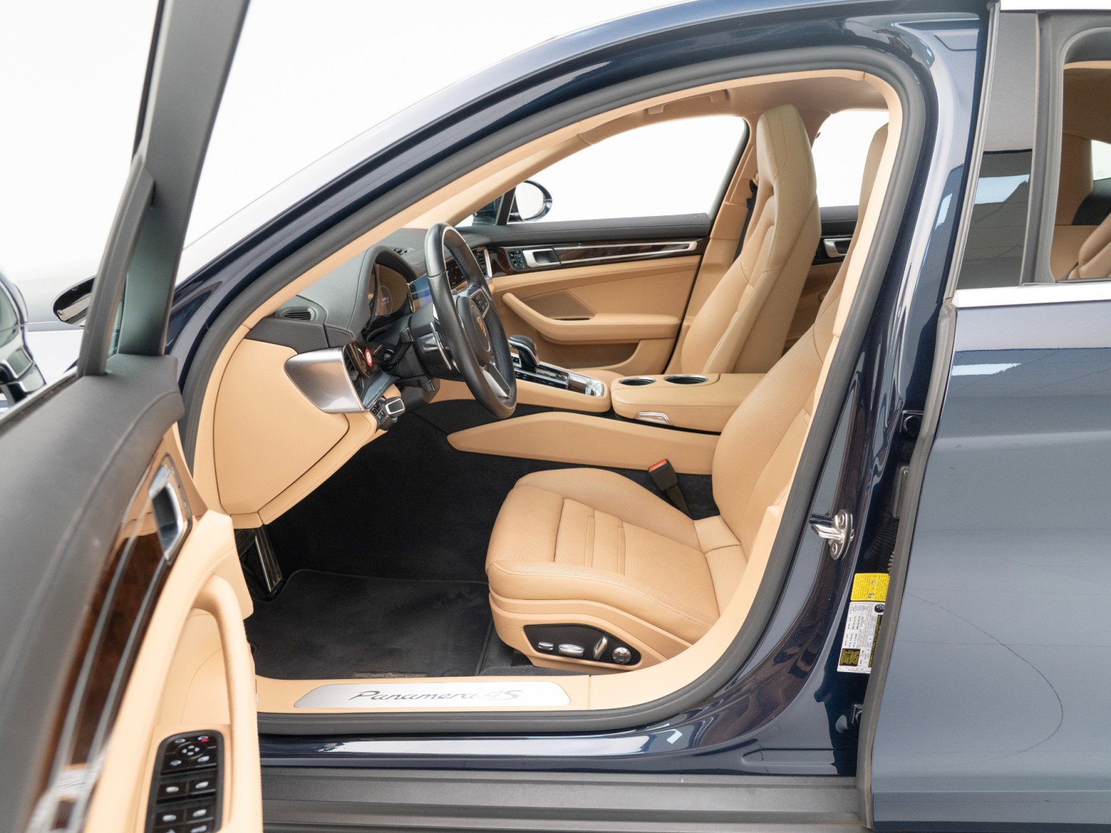 Certified 2018 Porsche Panamera 4S AWD/4WD image 17