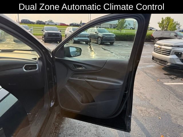 Used 2022 Chevrolet Equinox LT FWD image 16