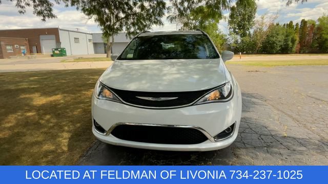 Used 2020 Chrysler Pacifica Touring-L Plus FWD image 3