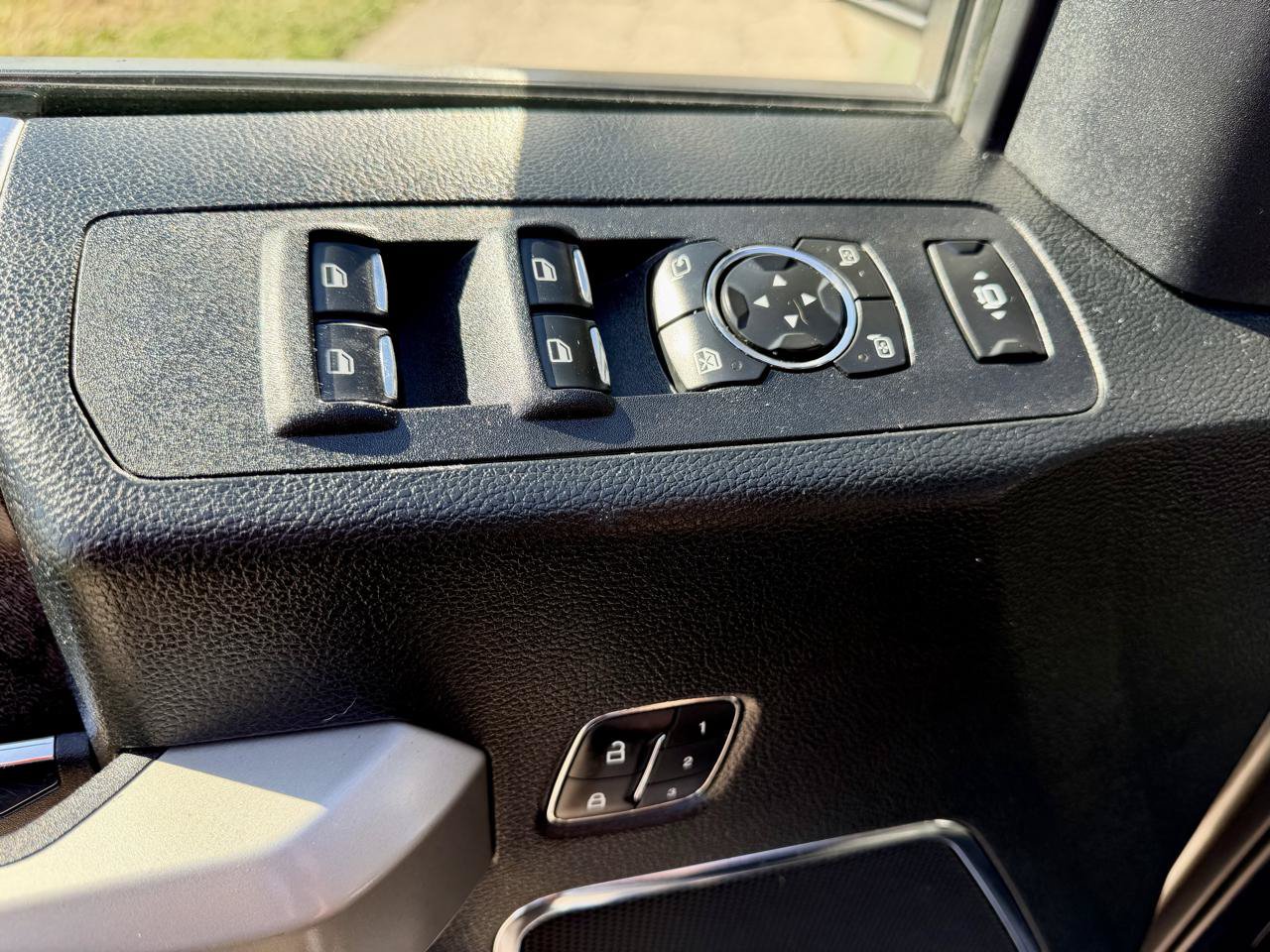 Used 2019 Ford F250 Lariat w/ Lariat Ultimate Package AWD/4WD image 19