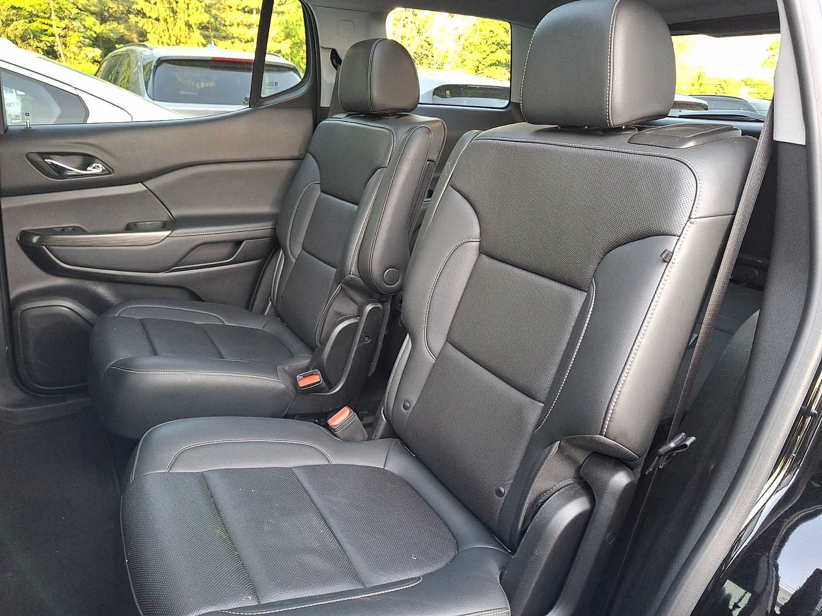Used 2023 GMC Acadia SLT w/ Preferred Package AWD/4WD image 7