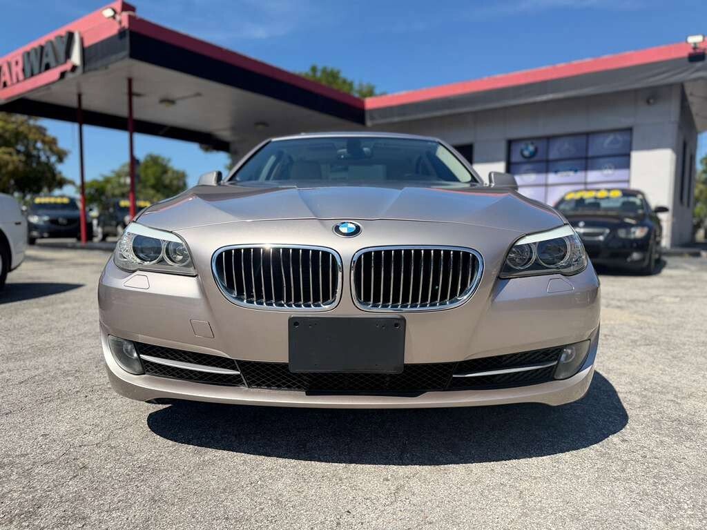 Used 2011 BMW 528i Sedan RWD image 8