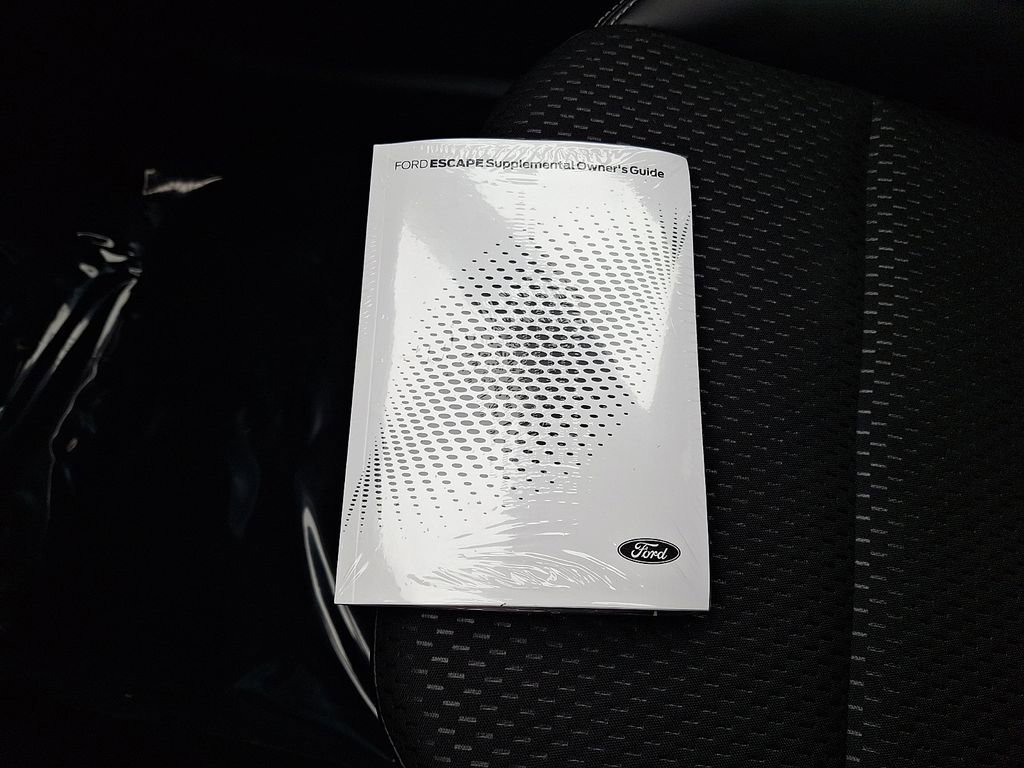 Used 2025 Ford Escape SE image 27