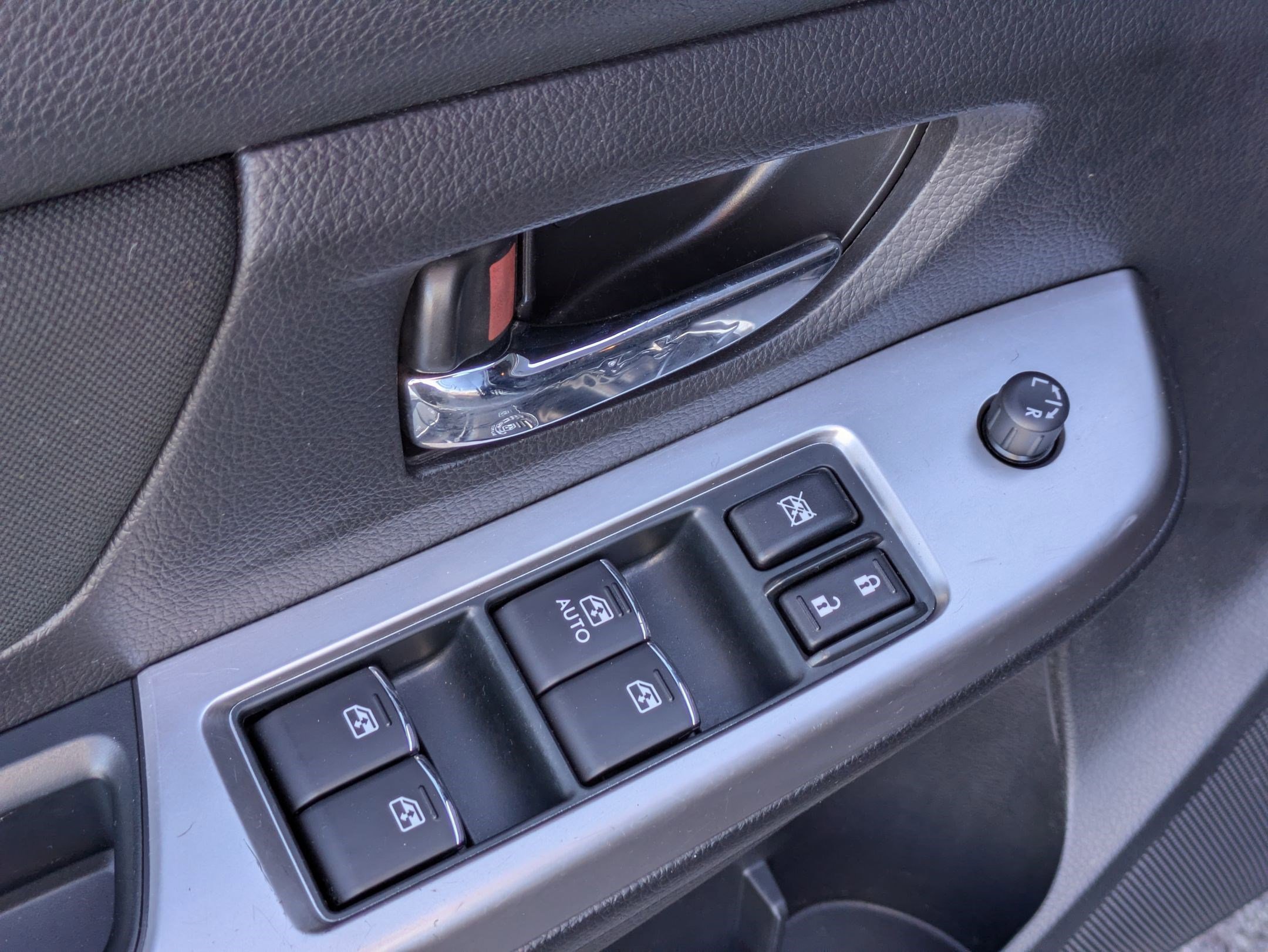 Used 2016 Subaru Impreza 2.0i Premium image 10