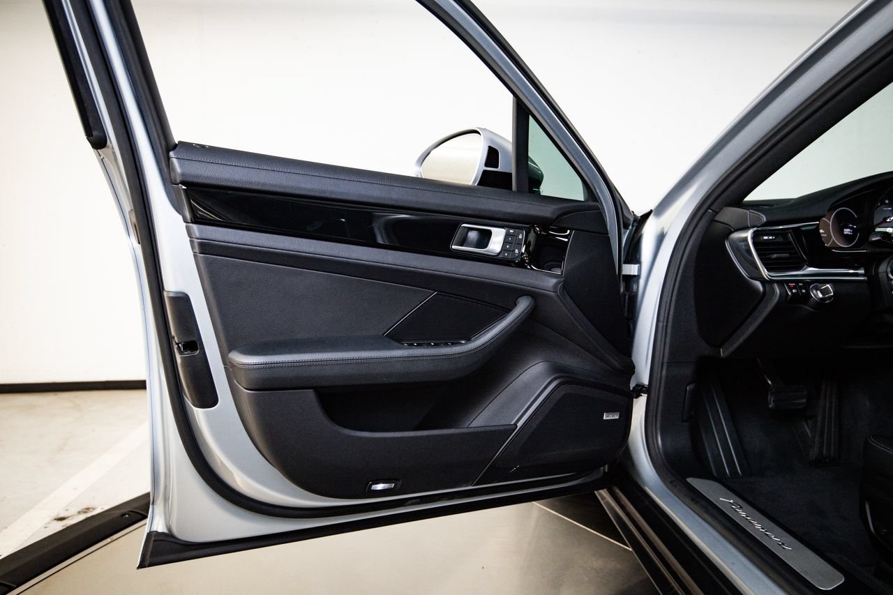 Certified 2023 Porsche Panamera image 23