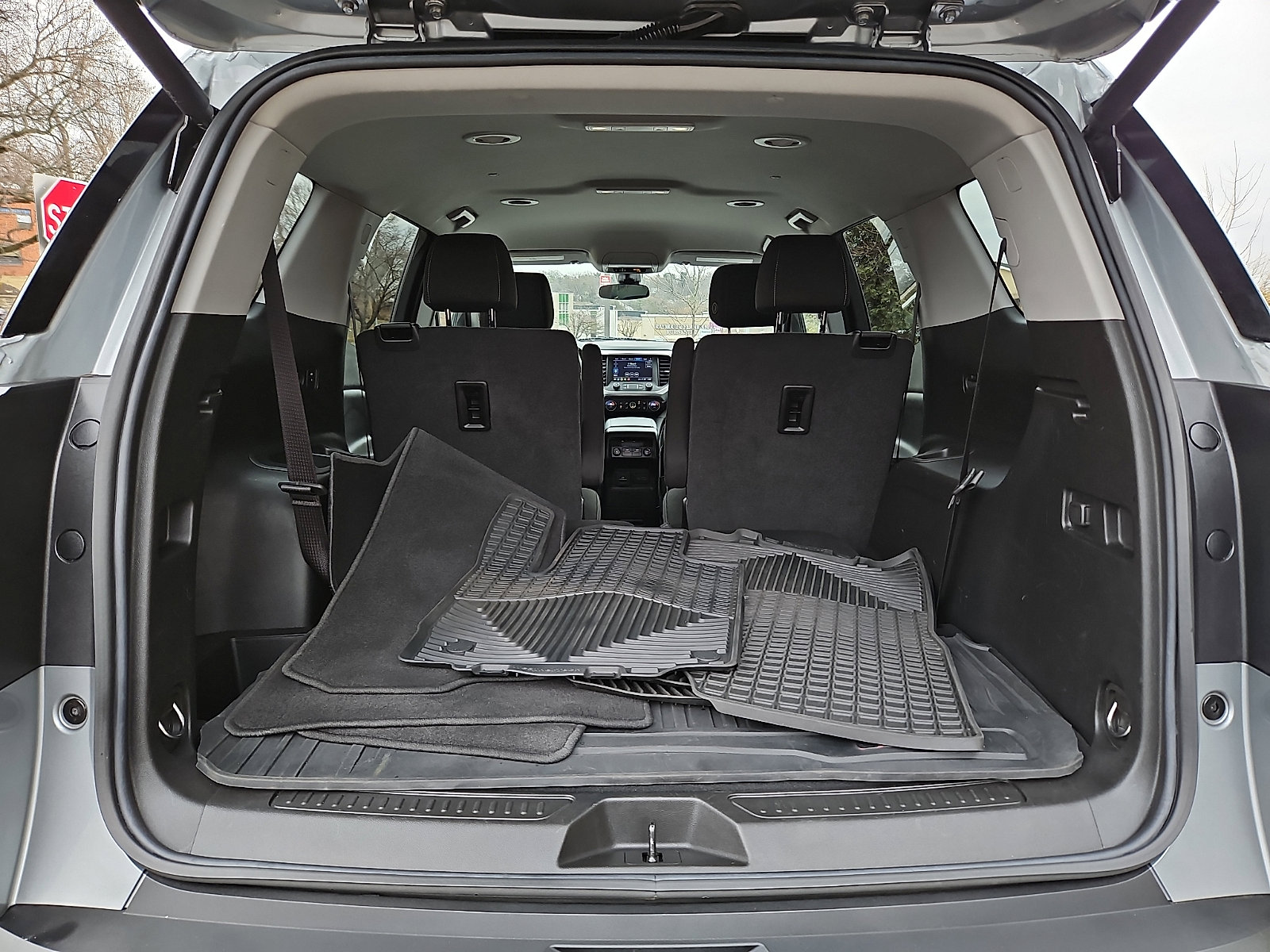 Used 2023 GMC Acadia SLE w/ Driver Convenience Package image 28