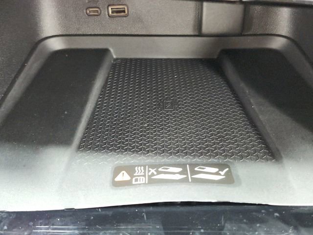 Used 2025 Chevrolet Traverse LT FWD image 33